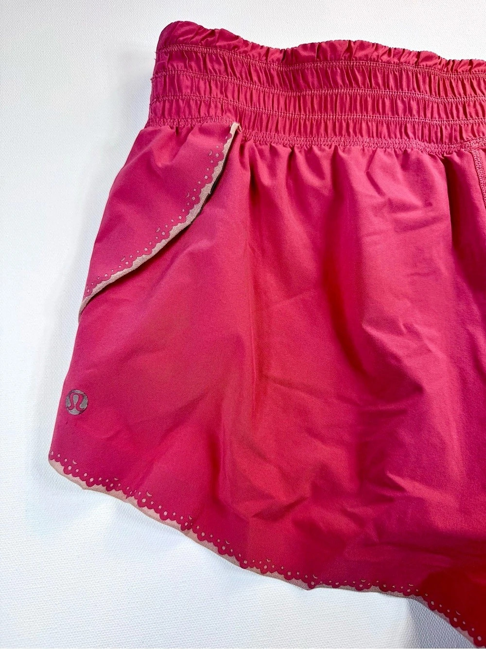 Lululemon Running Short Shorts Pink Wine Raspberry Scalloped Hem Lined Size 8